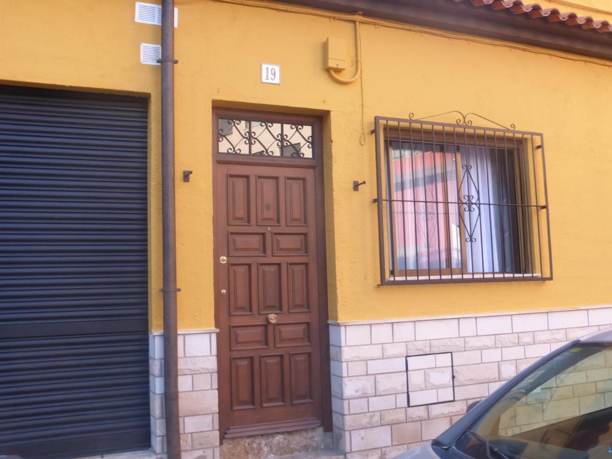 Agradable Casa Con Patio Y Terraza En El Centro Villa El Campello Dış mekan fotoğraf