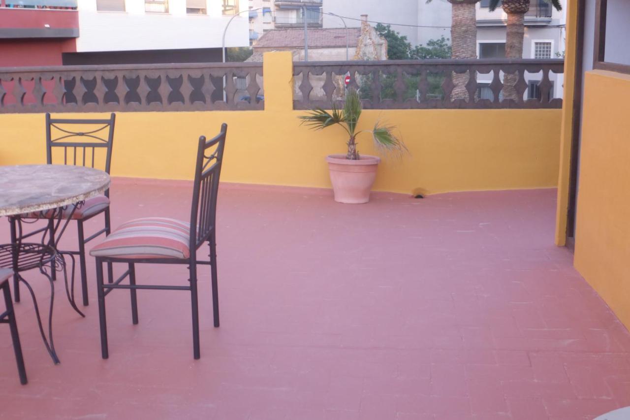 Agradable Casa Con Patio Y Terraza En El Centro Villa El Campello Dış mekan fotoğraf