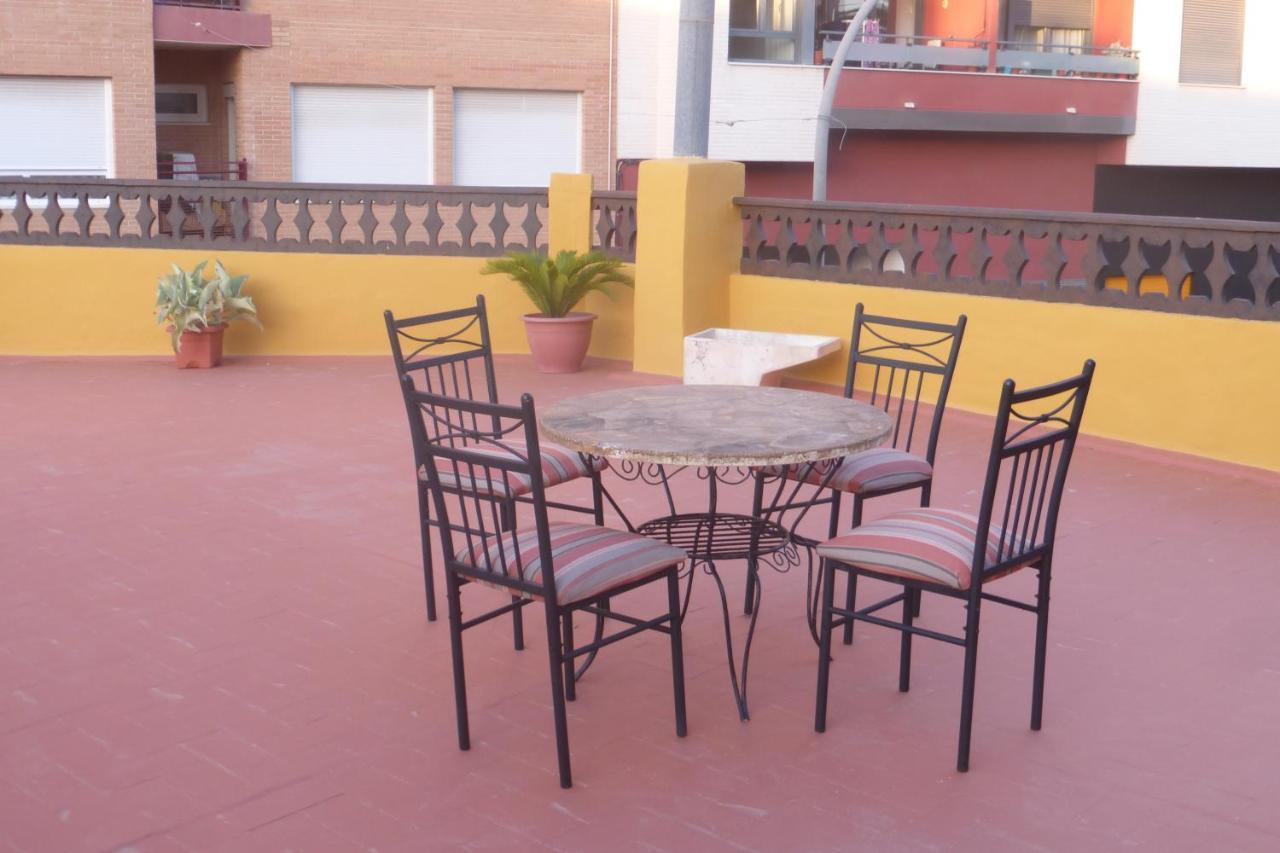 Agradable Casa Con Patio Y Terraza En El Centro Villa El Campello Dış mekan fotoğraf