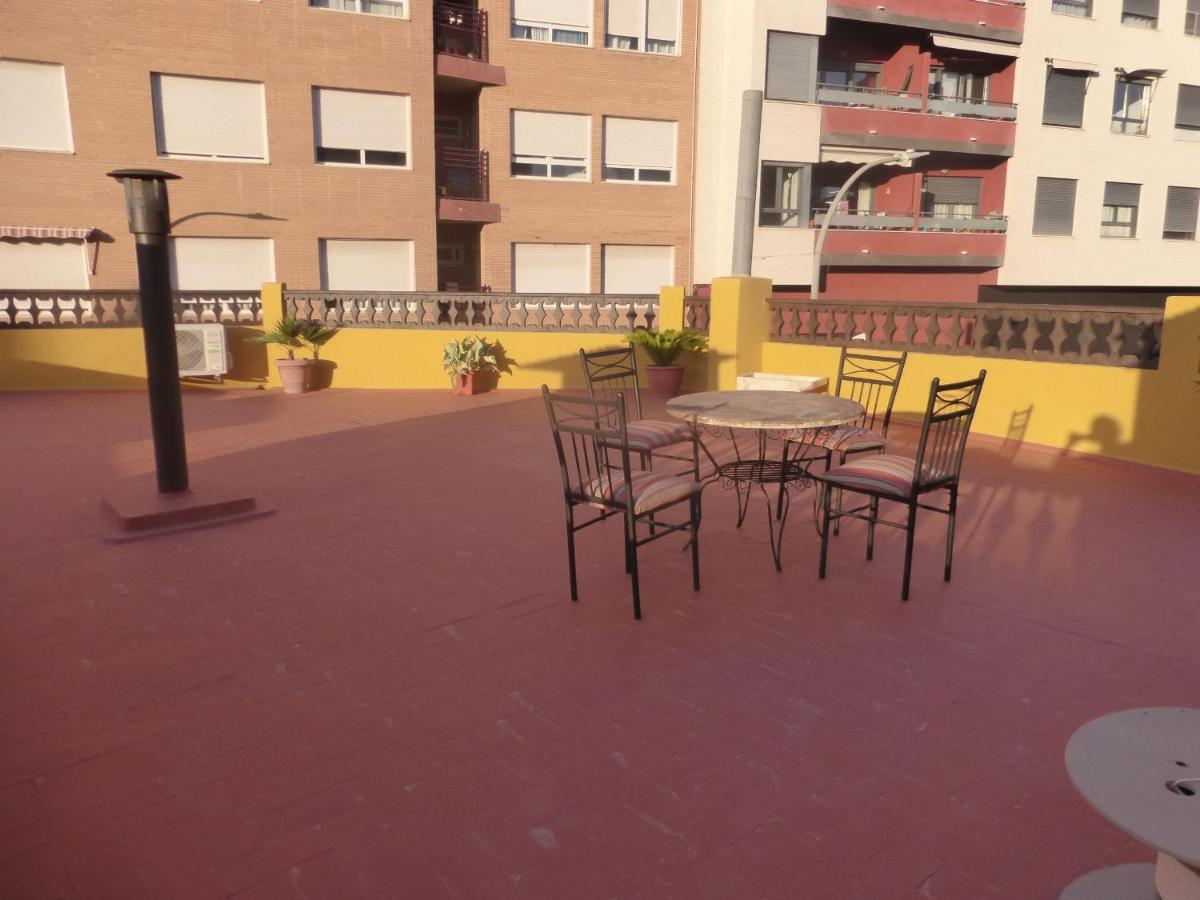 Agradable Casa Con Patio Y Terraza En El Centro Villa El Campello Dış mekan fotoğraf