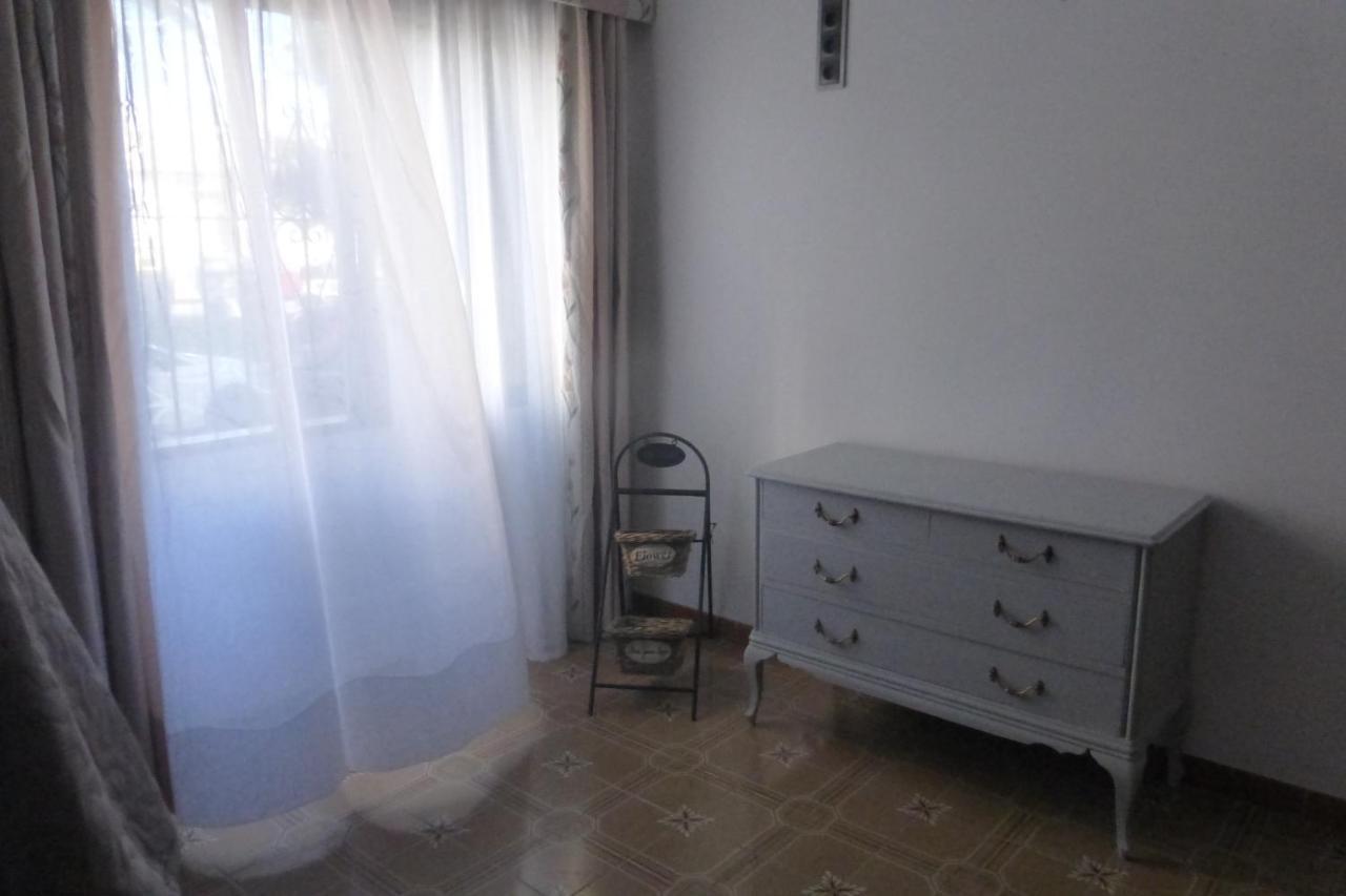 Agradable Casa Con Patio Y Terraza En El Centro Villa El Campello Dış mekan fotoğraf