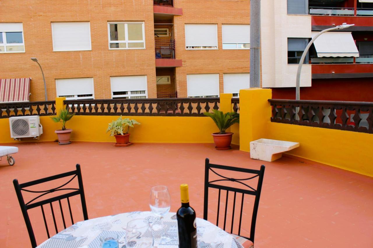 Agradable Casa Con Patio Y Terraza En El Centro Villa El Campello Dış mekan fotoğraf