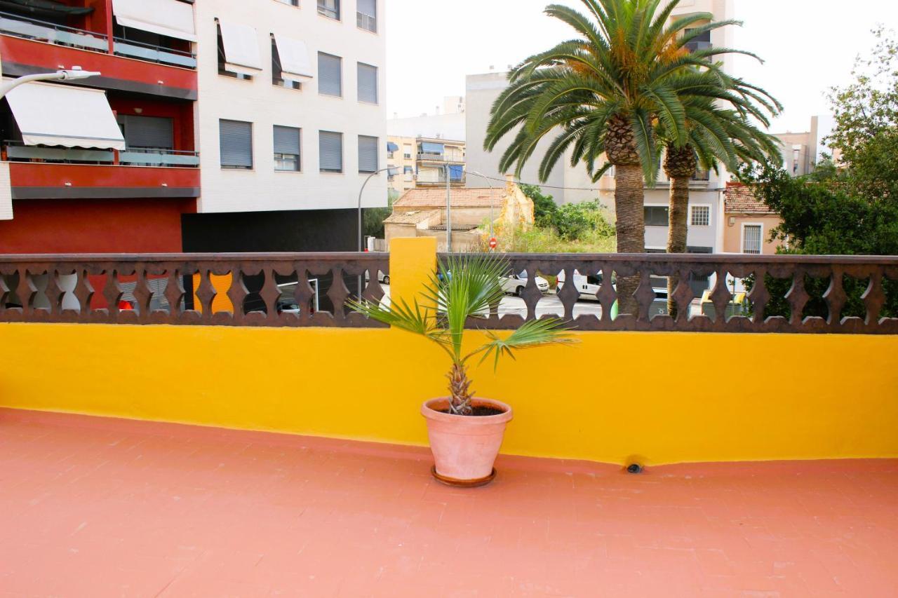 Agradable Casa Con Patio Y Terraza En El Centro Villa El Campello Dış mekan fotoğraf