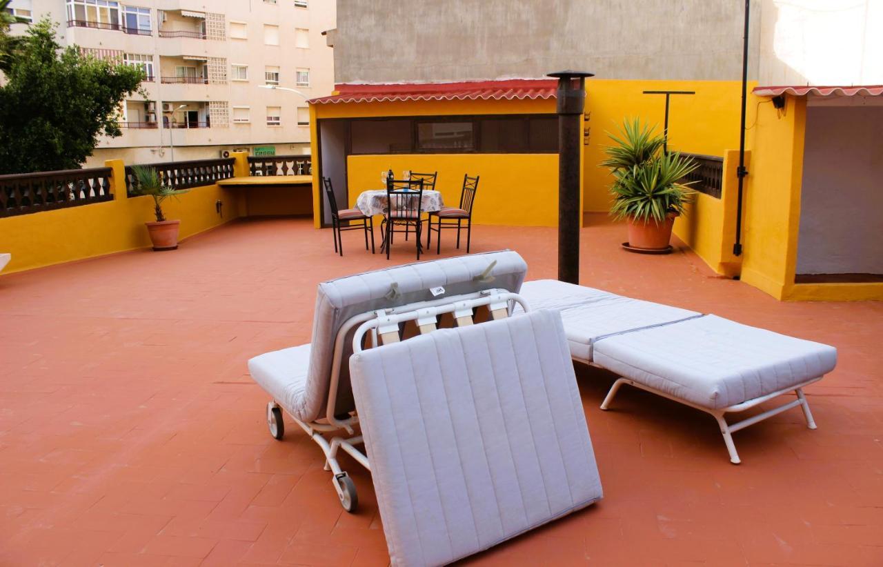 Agradable Casa Con Patio Y Terraza En El Centro Villa El Campello Dış mekan fotoğraf