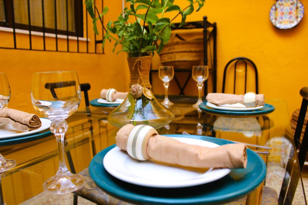 Agradable Casa Con Patio Y Terraza En El Centro Villa El Campello Dış mekan fotoğraf