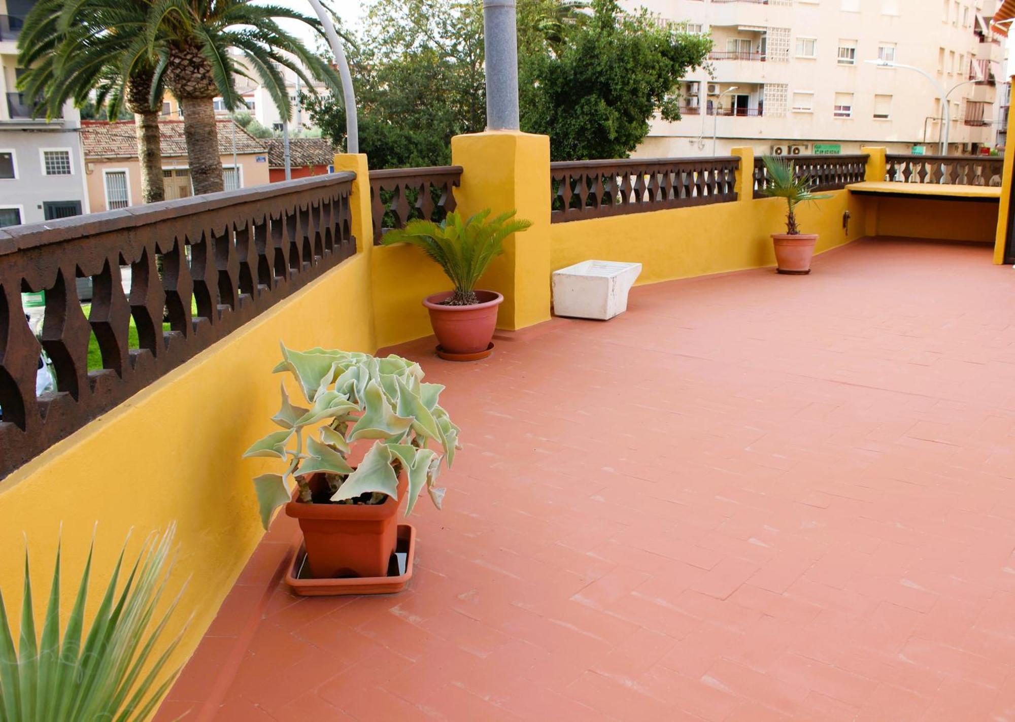 Agradable Casa Con Patio Y Terraza En El Centro Villa El Campello Dış mekan fotoğraf