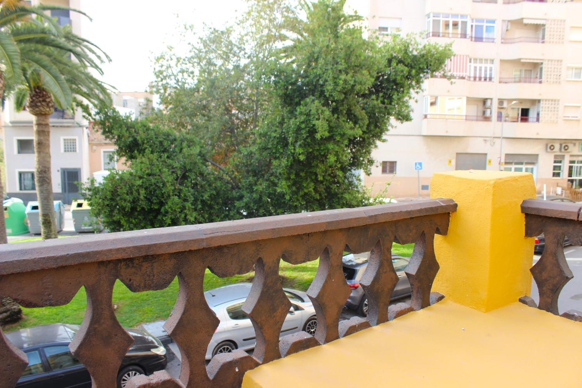 Agradable Casa Con Patio Y Terraza En El Centro Villa El Campello Dış mekan fotoğraf